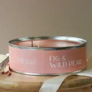 pintail-fig-and-wild-pear-candle-2.webp